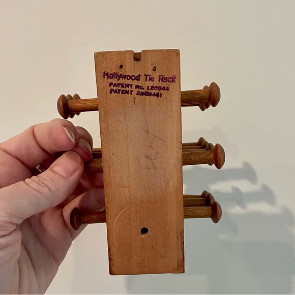 Vintage wooden expandable tie rack by Hollywood Tie Rack - Picture 3 of 4